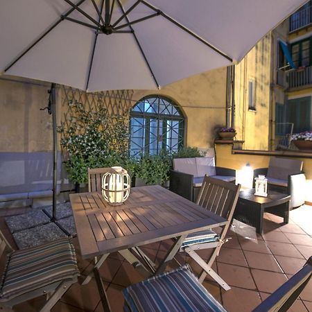 Apartament Le Terrazze Sul Cortile Salerno Zewnętrze zdjęcie