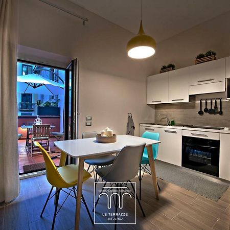 Apartament Le Terrazze Sul Cortile Salerno Zewnętrze zdjęcie