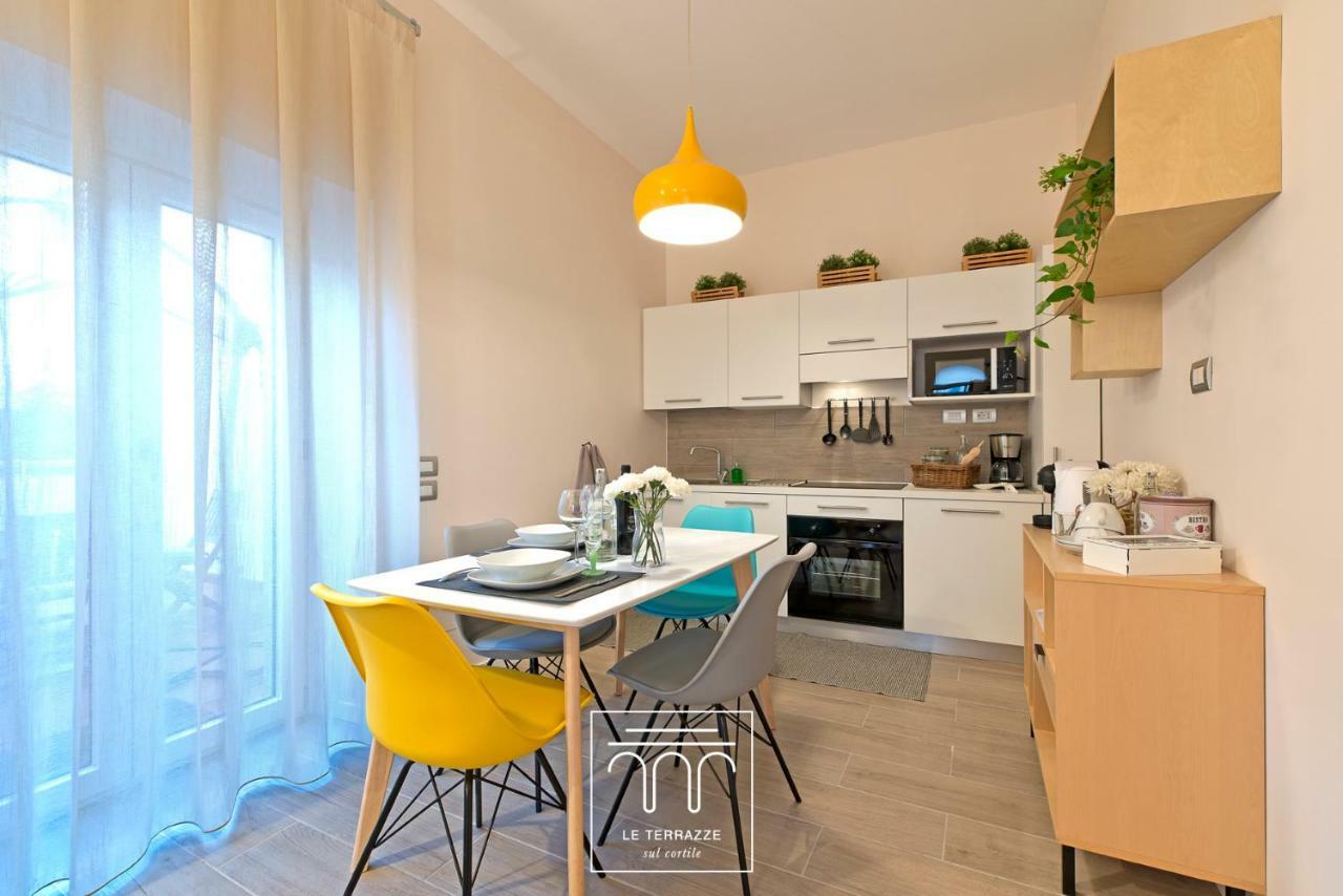 Apartament Le Terrazze Sul Cortile Salerno Zewnętrze zdjęcie