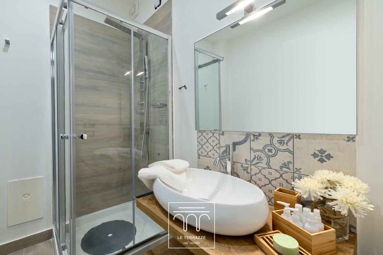 Apartament Le Terrazze Sul Cortile Salerno Zewnętrze zdjęcie