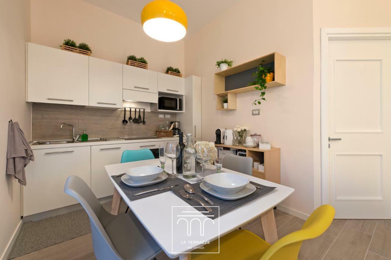 Apartament Le Terrazze Sul Cortile Salerno Zewnętrze zdjęcie