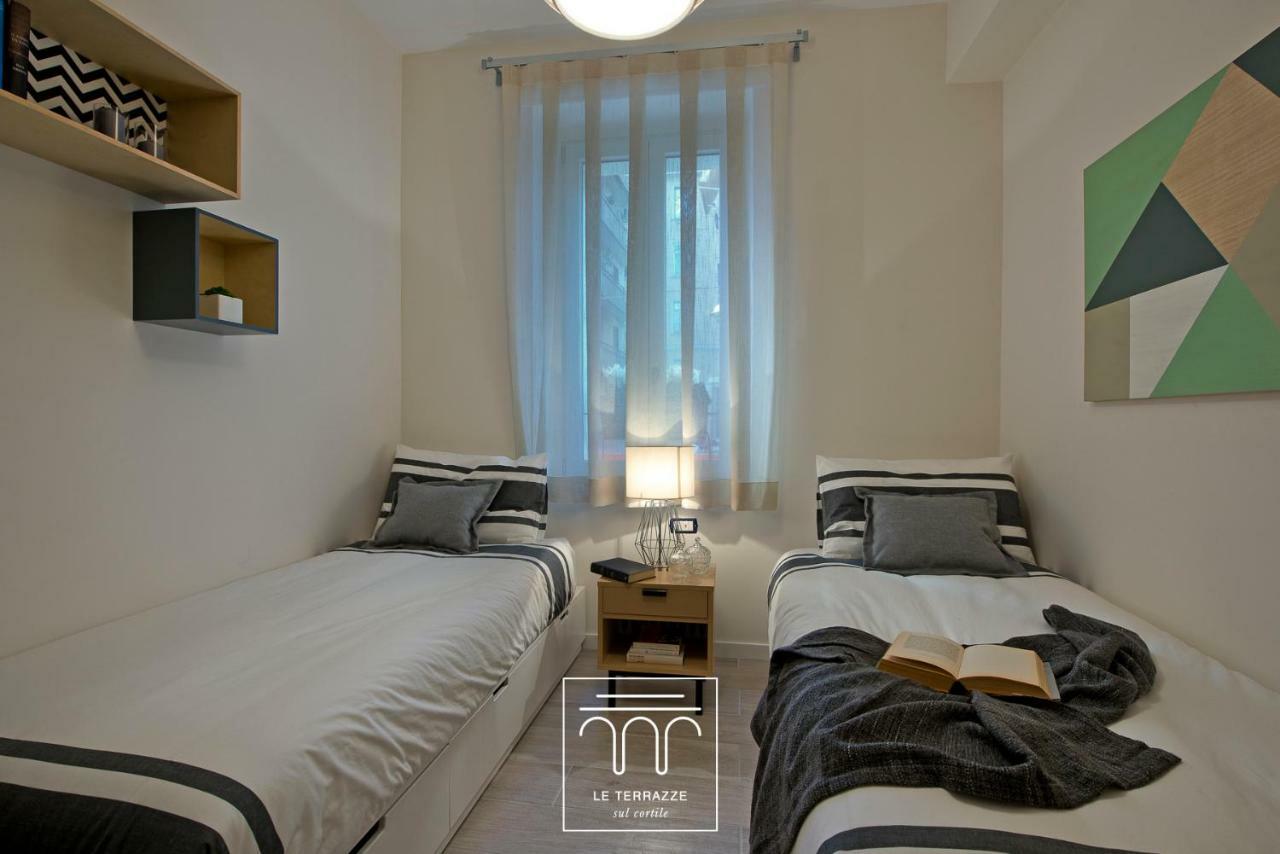 Apartament Le Terrazze Sul Cortile Salerno Zewnętrze zdjęcie