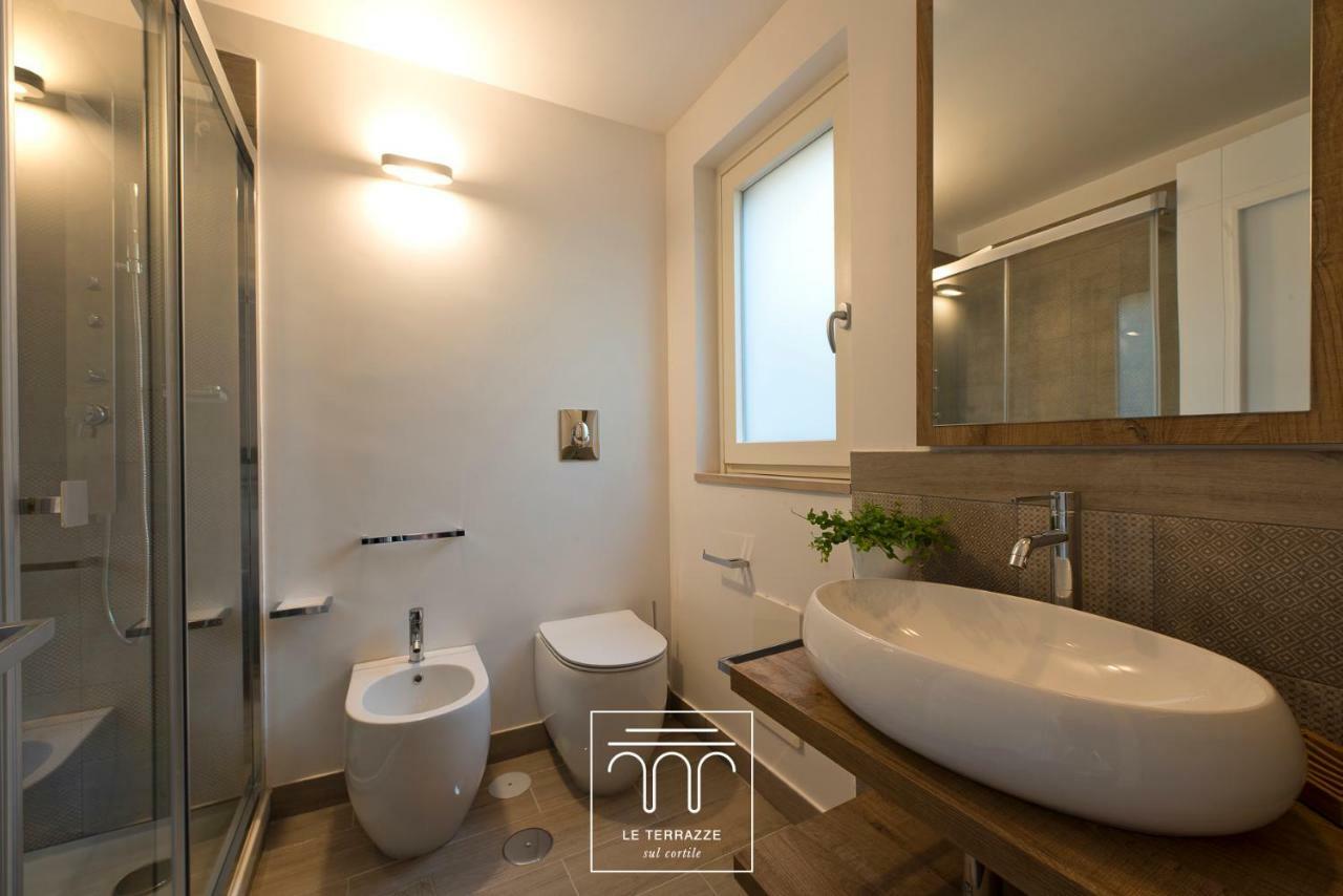 Apartament Le Terrazze Sul Cortile Salerno Zewnętrze zdjęcie