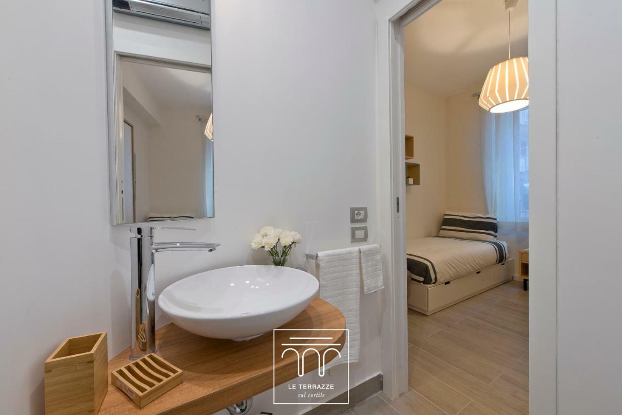 Apartament Le Terrazze Sul Cortile Salerno Zewnętrze zdjęcie