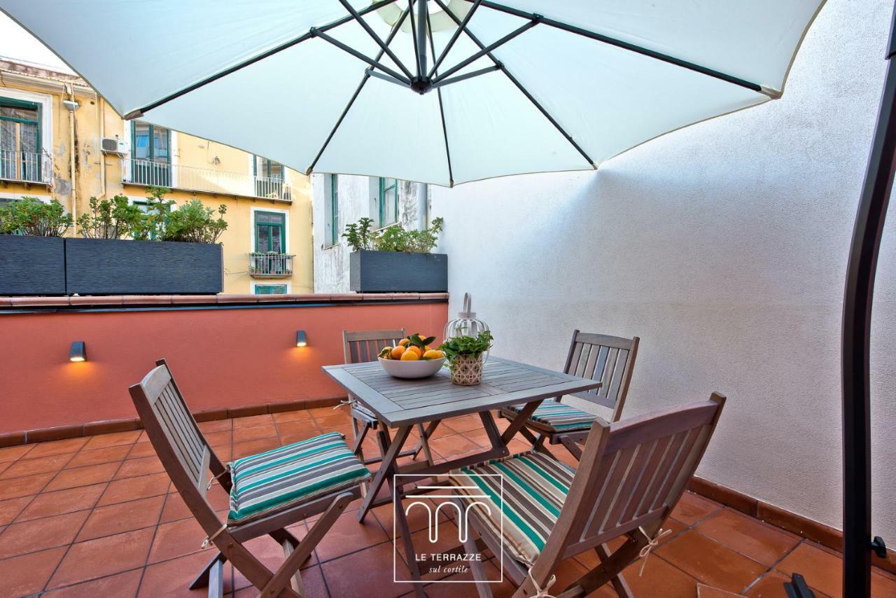 Apartament Le Terrazze Sul Cortile Salerno Zewnętrze zdjęcie