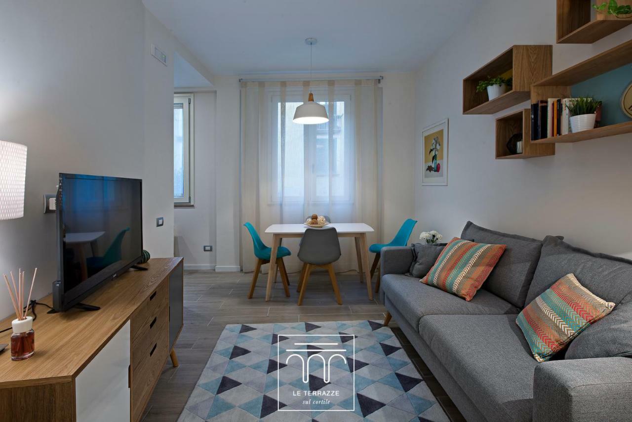 Apartament Le Terrazze Sul Cortile Salerno Zewnętrze zdjęcie