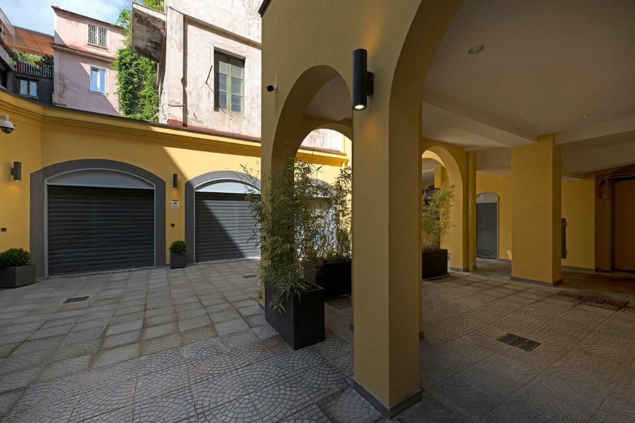 Apartament Le Terrazze Sul Cortile Salerno Zewnętrze zdjęcie