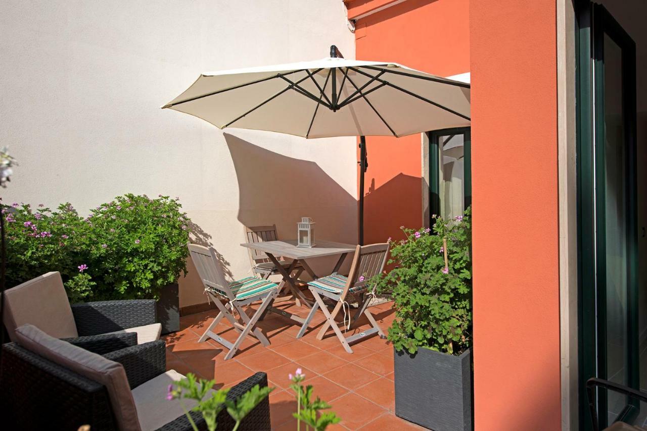 Apartament Le Terrazze Sul Cortile Salerno Zewnętrze zdjęcie